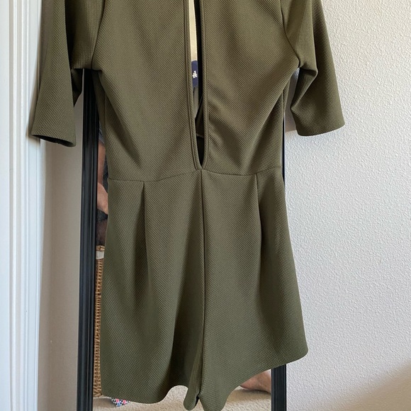 Deep V neck dress / romper - Picture 3 of 4